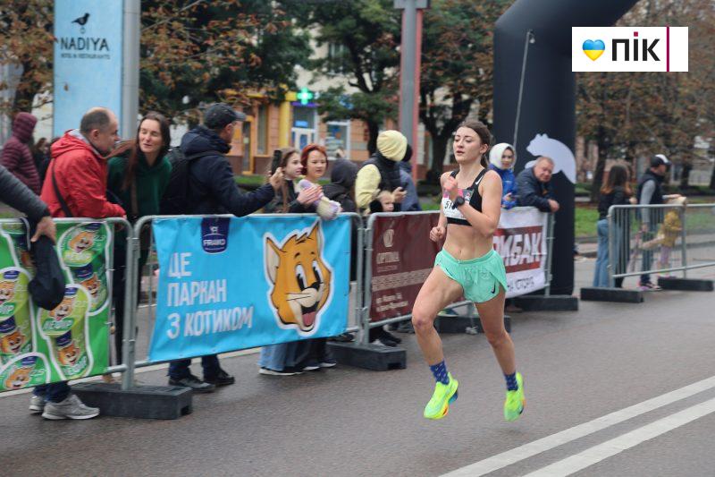 Понад 1700 учасників змагалися в 11-му Frankivsk Half Marathon (ФОТОРЕПОРТАЖ) 28 IMG 6179 2 scaled