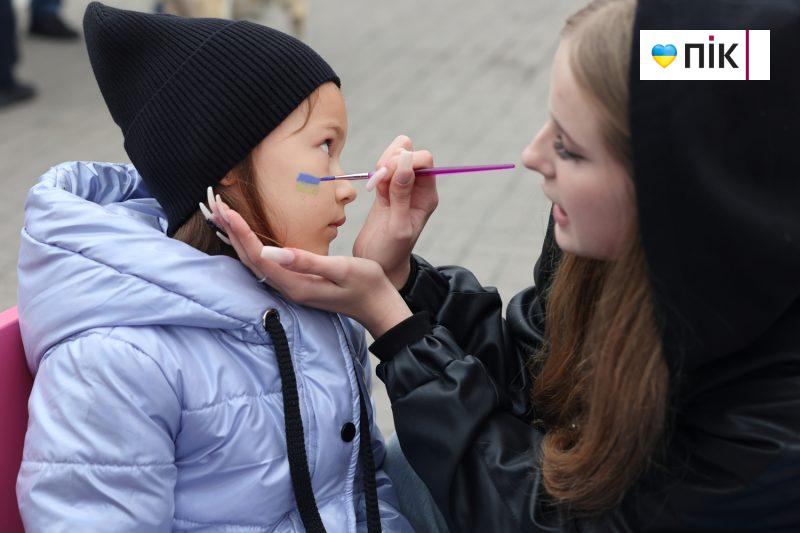 Допомога твоя – найсильніша зброя: у Франківську відбувся благодійний захід (ФОТО) 11 IMG 9916 2 scaled