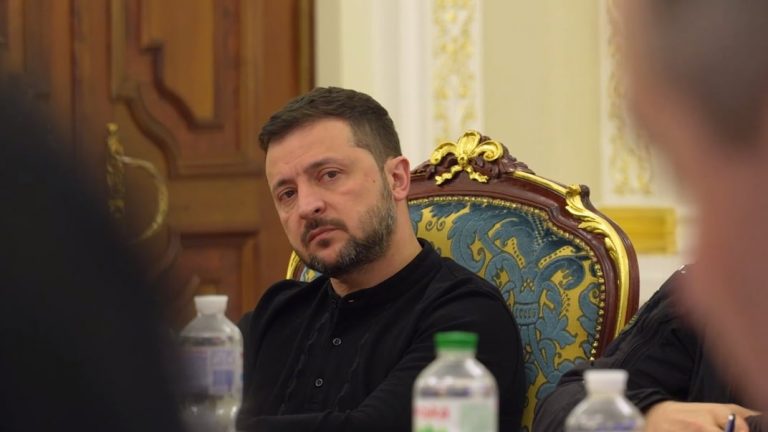 "Те, що роблять з цінами деякі аптечні мережі абсолютно неприпустимо", - Зеленський