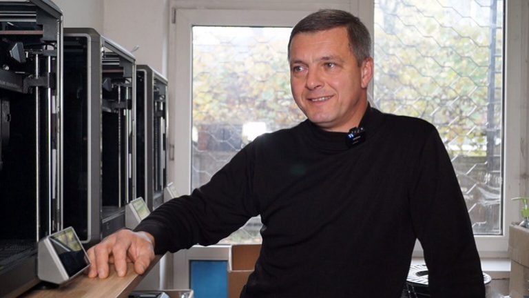 Священник з Коломийщини створив майстерню 3D-друку "Фабрика перемоги" (ВІДЕО) 11 Священник з Коломийщини створив майстерню 3D-друку "Фабрика перемоги" (ВІДЕО)