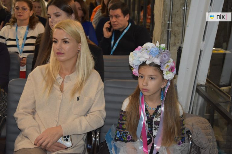 У Франківську відбувся форум «Всі діти наші – профілактика соціального сирітства» (ФОТО) 4 У Франківську відбувся форум «Всі діти наші – профілактика соціального сирітства» (ФОТО)