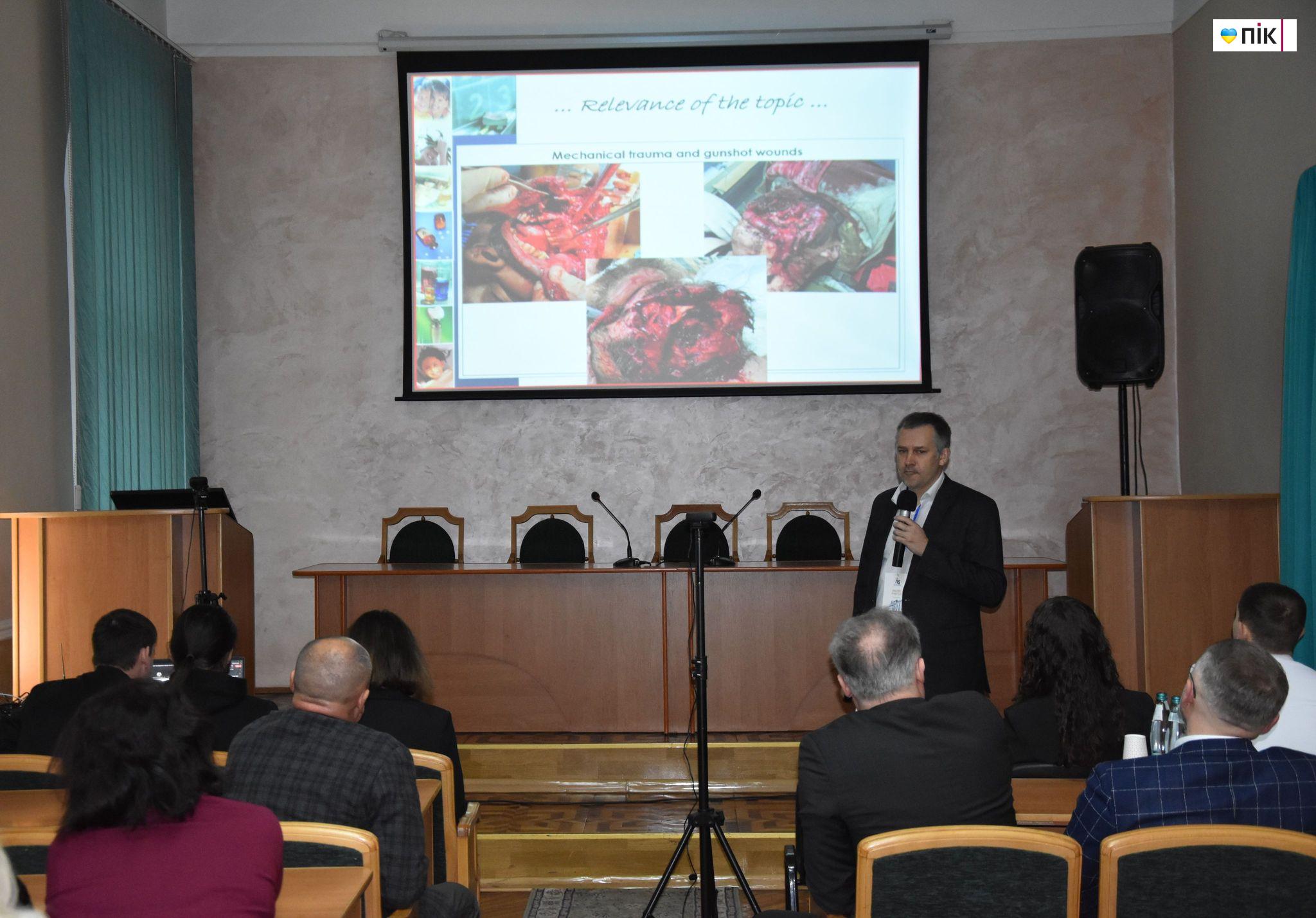 Івано-Франківський медуніверситет зібрав студентів з усієї України та міжнародних науковців (ФОТО) 16 462572465 1643928743145526 1683341587869170843 n