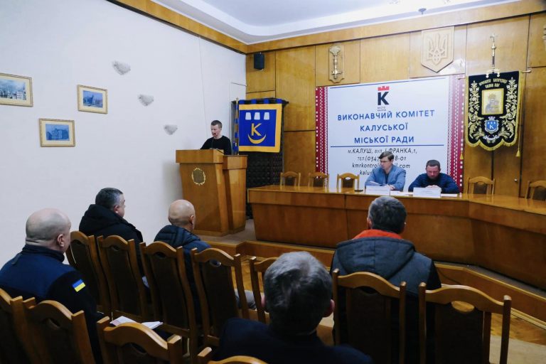 У Калуші через відсутність тепла деякі школи перевели на дистанційне навчання