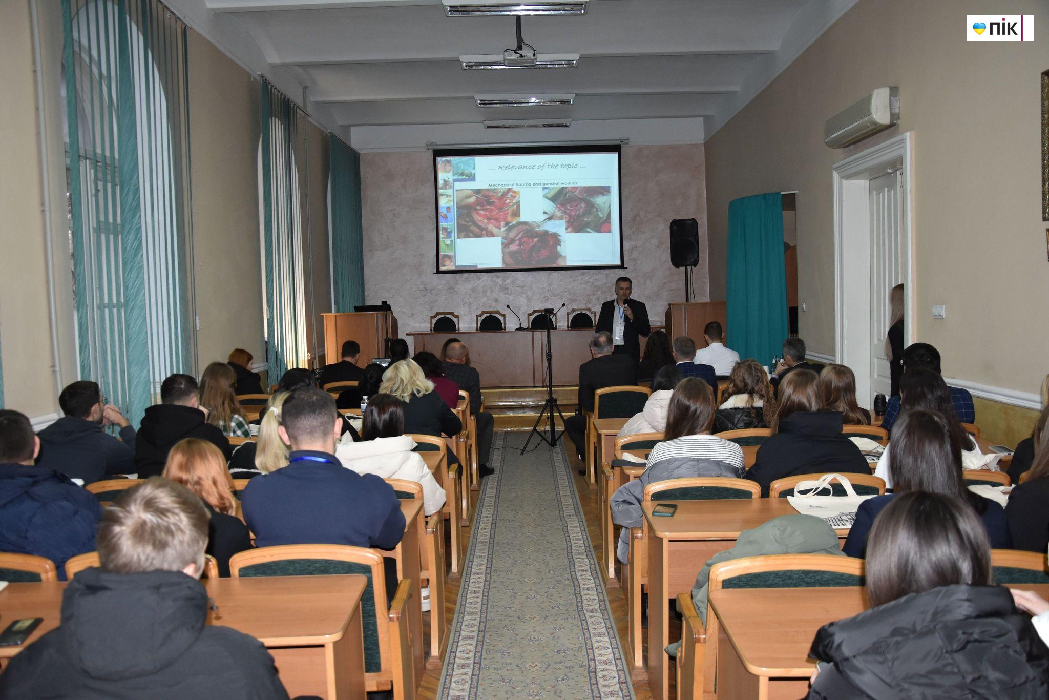 Івано-Франківський медуніверситет зібрав студентів з усієї України та міжнародних науковців (ФОТО) 18 465088100 1966436977172339 5404736396832450307 n