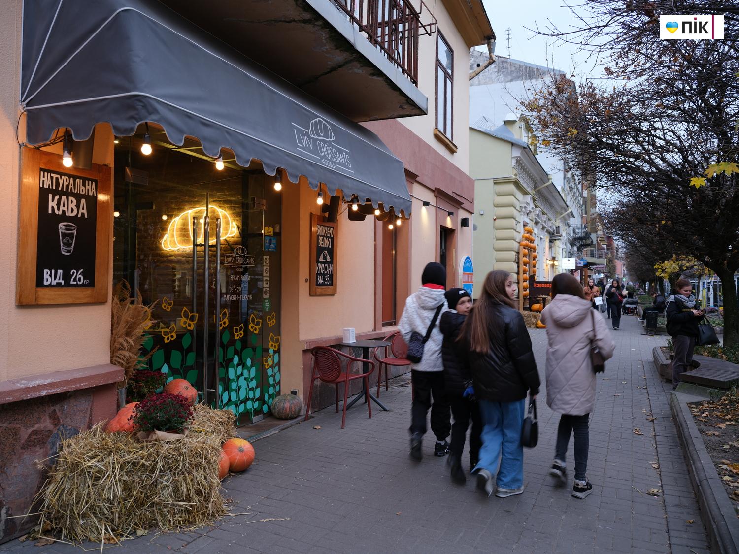 Люди Прикарпаття: осінній Івано-Франківськ (ФОТО) 14 DSCF0116 2
