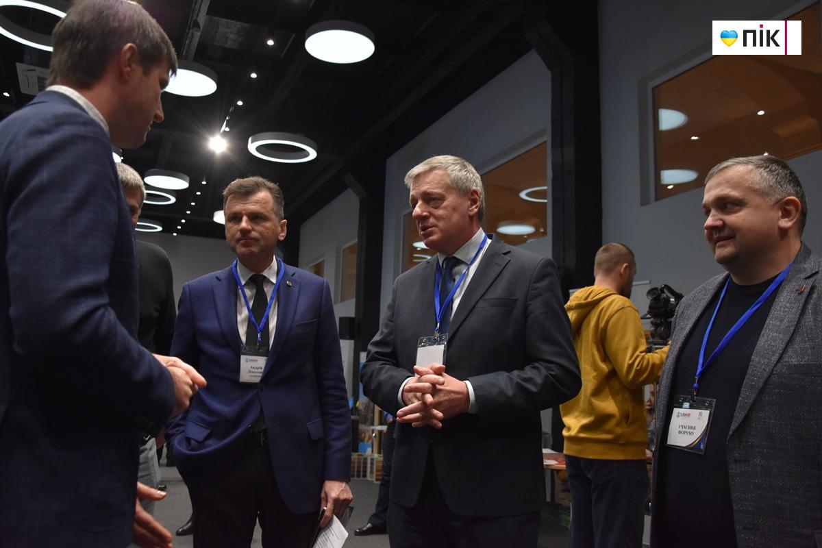 Що відбувається з українським експортом: обговорили представники бізнесу та влади у Франківську (ФОТО) 7 DSC 0046