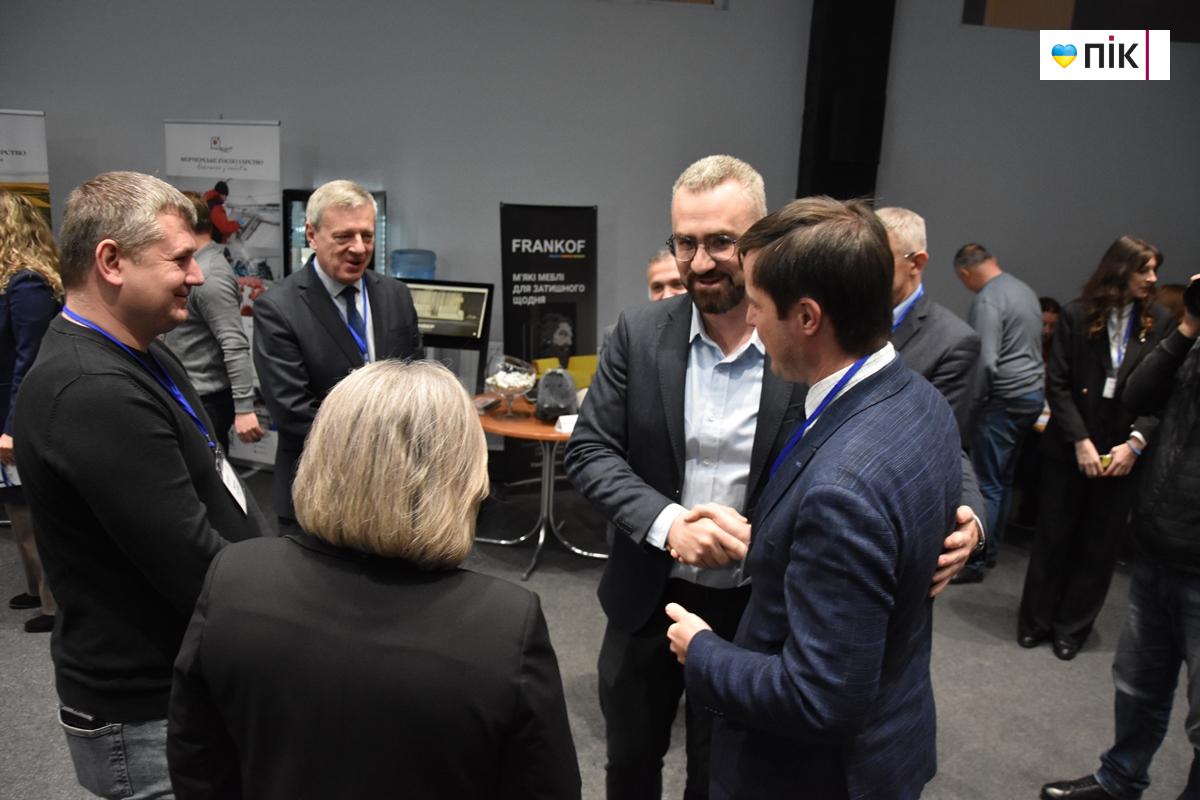 Що відбувається з українським експортом: обговорили представники бізнесу та влади у Франківську (ФОТО) 11 DSC 0065