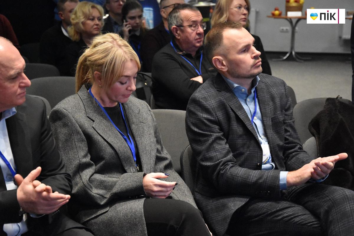 Що відбувається з українським експортом: обговорили представники бізнесу та влади у Франківську (ФОТО) 19 DSC 0136