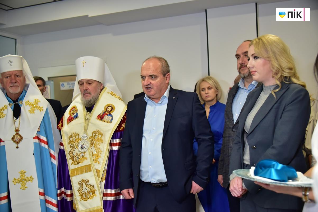 У Франківську відкрили оновлений третій поверх обласного перинатального центру (ФОТОРЕПОРТАЖ) 2 DSC 0977
