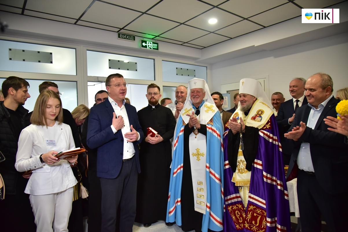 У Франківську відкрили оновлений третій поверх обласного перинатального центру (ФОТОРЕПОРТАЖ) 4 DSC 1073