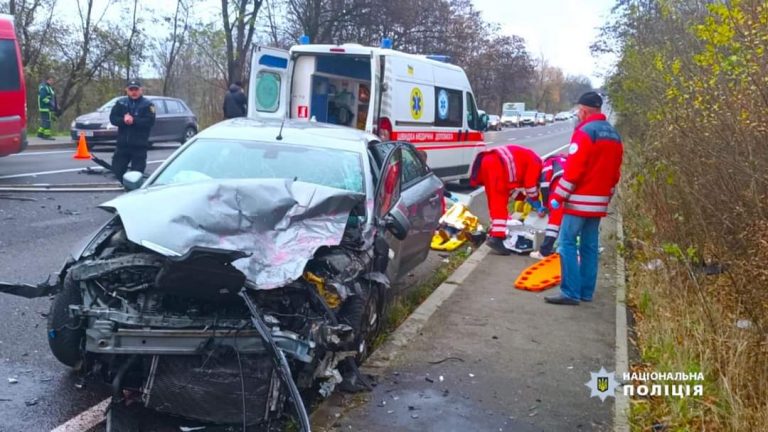 Автотроща на Прикарпатті: травмувалися шестеро людей (ФОТО) 6 FB IMG 1732005943009