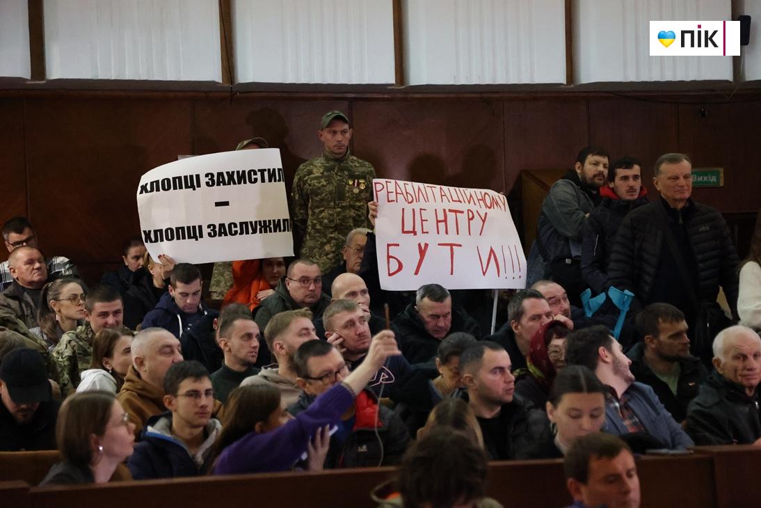 Депутати скасували будівництво реабілітаційного центру біля озера у Франківську (ФОТО, ВІДЕО) 5 IMG 0504