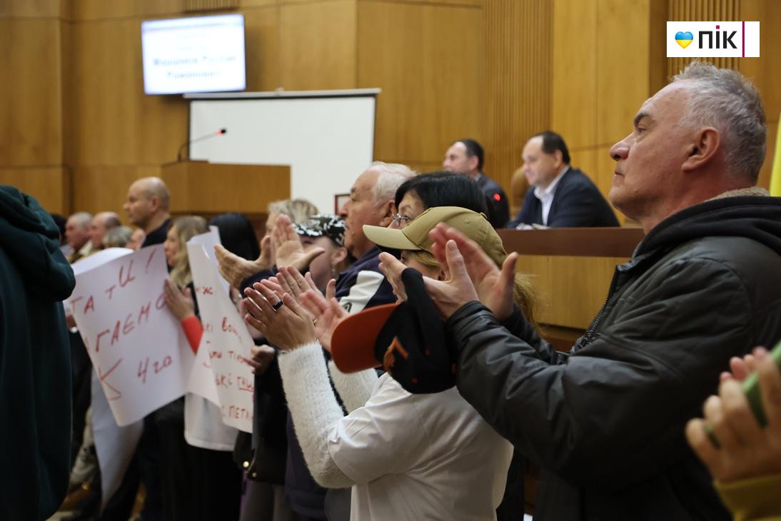 Депутати скасували будівництво реабілітаційного центру біля озера у Франківську (ФОТО, ВІДЕО) 7 IMG 0508