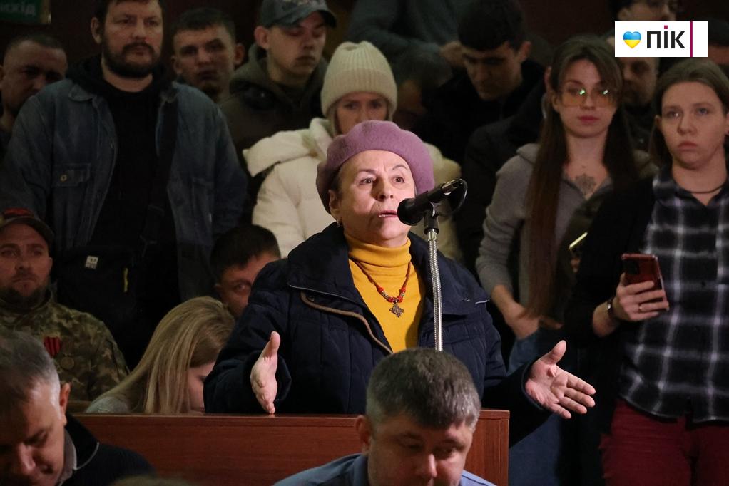 Депутати скасували будівництво реабілітаційного центру біля озера у Франківську (ФОТО, ВІДЕО) 17 IMG 0552