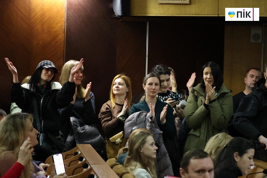 Депутати скасували будівництво реабілітаційного центру біля озера у Франківську (ФОТО, ВІДЕО) 21 IMG 0575