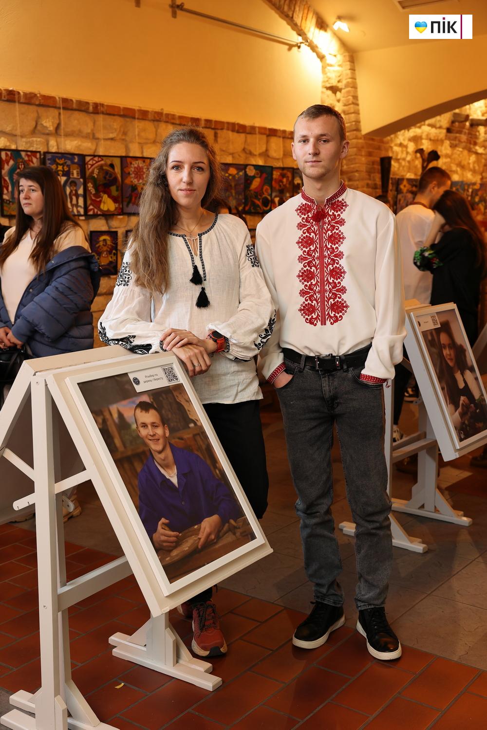 Люди Прикарпаття: фотовиставка «Моє майбутнє - майбутнє України» (ФОТО) 16 IMG 2226 2