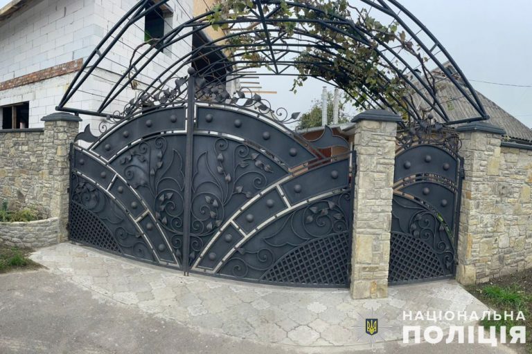 На Тернопільщині оголосили підозру командирові, якому підлеглі будували будинок (ФОТО) 3 06bdde132be96ef92e8940e0bb4bbd01