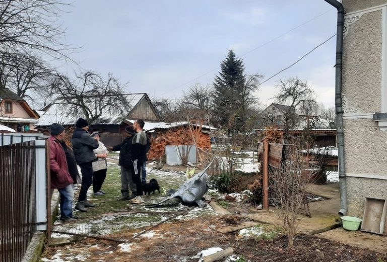 Як жителі Прикарпаття оговтуються після ракетної атаки росії 13 грудня (ФОТО)