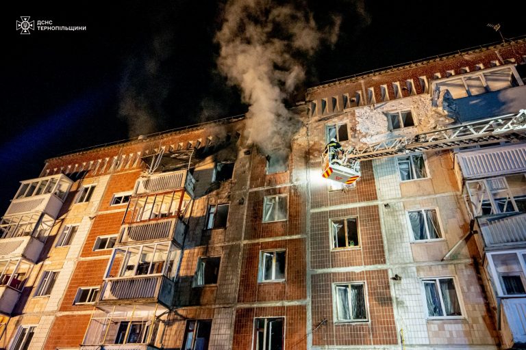Влучання ворожого дрона в багатоповерхівку в Тернополі: загинув 45-річний чоловік (ФОТО) 2 468970515 902250068760470 2032438970369657158 n