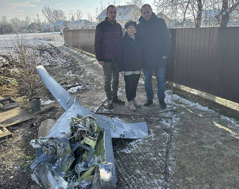 Марцінків показав ракету, яка наробила збитків у Франківській громаді (ФОТО) 6 470190017 1172723077757280 6080234261911539822 n