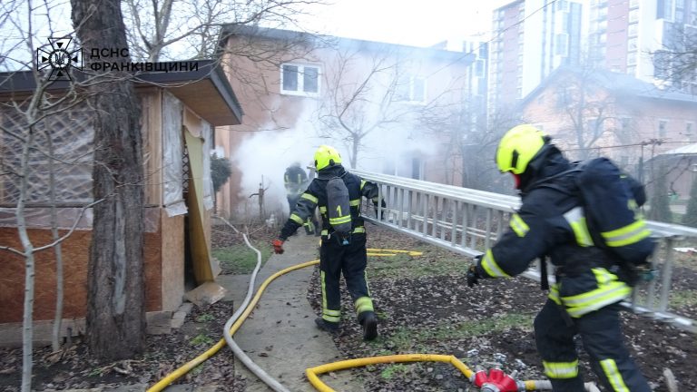 В Івано-Франківську горів житловий будинок: що відомо (ФОТО) 2 470555265 892720366350661 7284948180090623584 n
