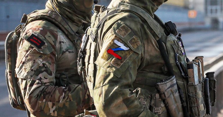 Росіяни пиячать та мародерять, чекаючи на евакуацію з Сирії