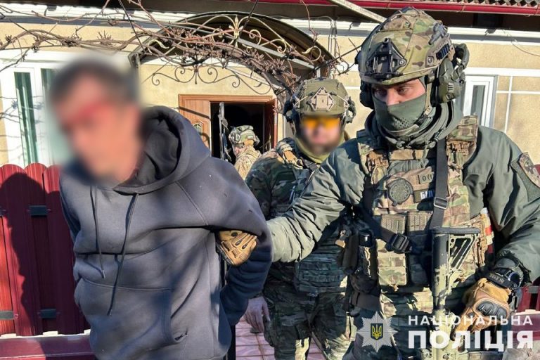 Житель Тернопільщини погрожував рідним підірвати гранату (ФОТО) 12 5430a26fa7df295e81eb5af142c6162f