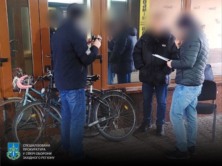 На Прикарпатті батько та син за гроші робили фіктивні довідки про інвалідність (ФОТО)