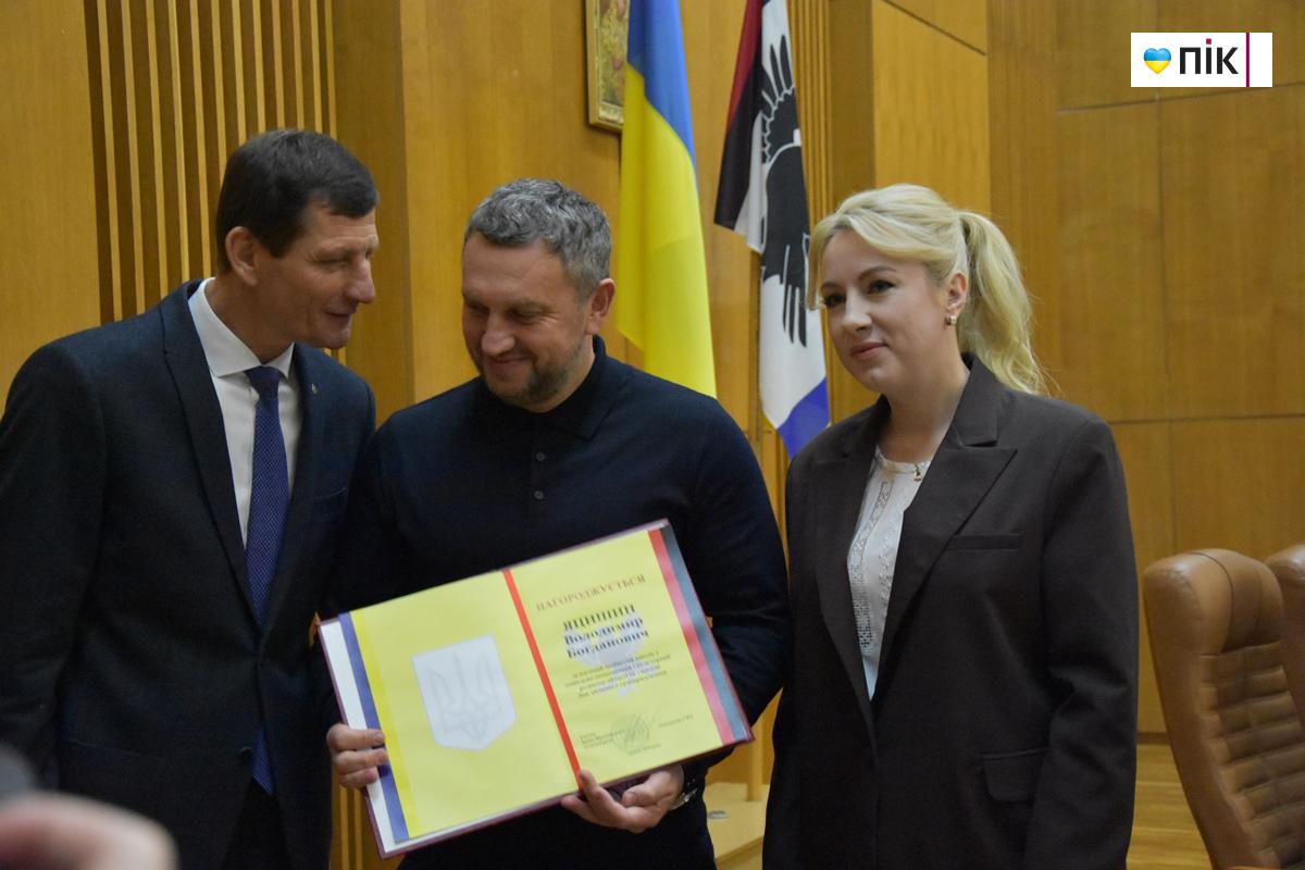 На сесії Франківської облради урочисто відзначили військових, волонтерів та депутатів (ФОТОРЕПОРТАЖ) 30 DSC 0716