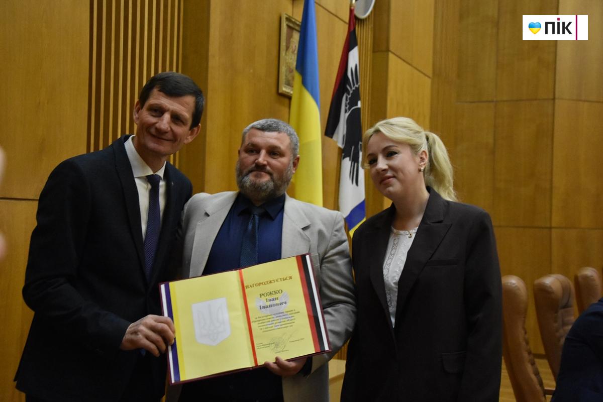 На сесії Франківської облради урочисто відзначили військових, волонтерів та депутатів (ФОТОРЕПОРТАЖ) 32 DSC 0729