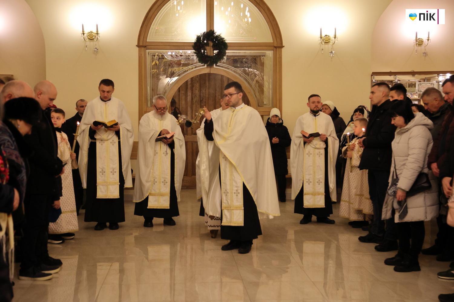 Люди Прикарпаття: навечір'я Різдва Христового у Франківську (ФОТО) 16 IMG 6094 resize