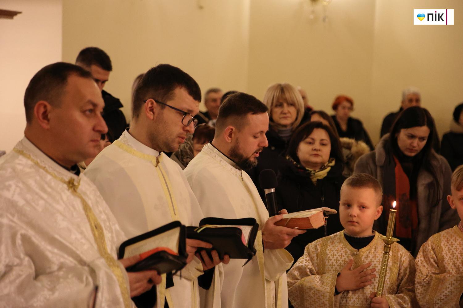 Люди Прикарпаття: навечір'я Різдва Христового у Франківську (ФОТО) 21 IMG 6140 resize