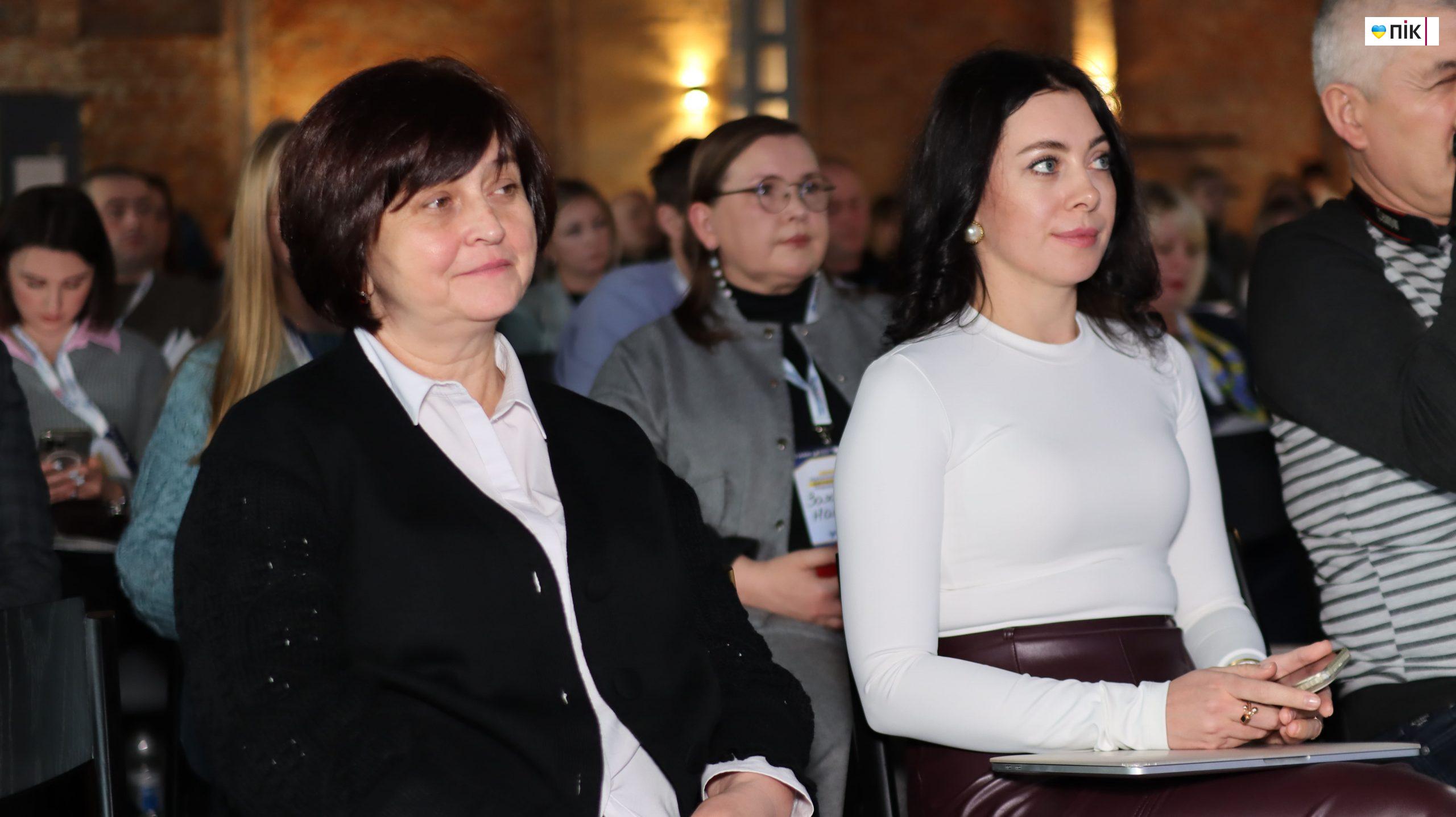 Як бізнесу знайти працівників: на Прикарпатті відбувся регіональний форум (ФОТО) 20 IMG 6879 2 scaled