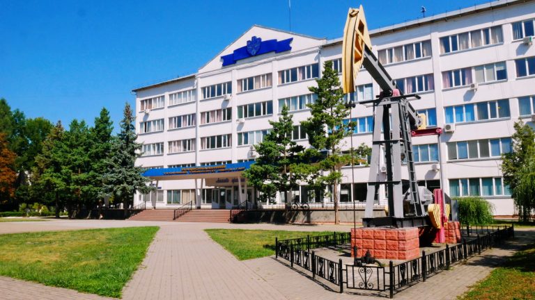 До Університету нафти і газу приєднають Донбаську академію будівництва і архітектури 8 P1670205 novyj razmer