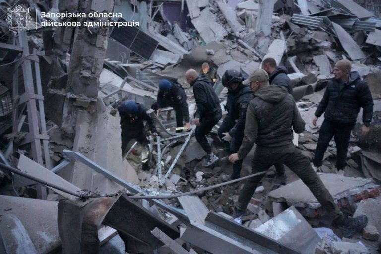 росіяни атакували Запоріжжя: зруйнована клініка, є загиблі та поранені (ФОТО) 11 photo 2024 12 10 16 10 41