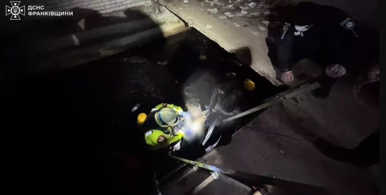 На Прикарпатті рятувальники витягнули тіло чоловіка з вигрібної ями (ФОТО) 5 12 2
