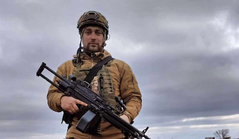 "На щиті" повертається додому військовий з Прикарпаття Іван Бортейчук (ФОТО) 7 475760020 1211520387449378 1646583759636274373 n 1 e1738310432407