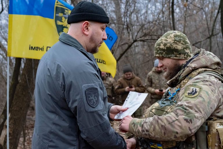 Дмитра Мацірута "Мацика" з Франківщини нагородили нагрудним знаком "Золотий хрест" (ФОТО) 2 475816121 1042144067942685 3354099649211599779 n
