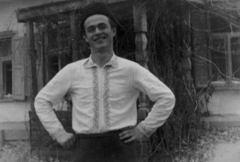 Живе лиш той, хто не живе для себе: відомі цитати поета Василя Симоненка