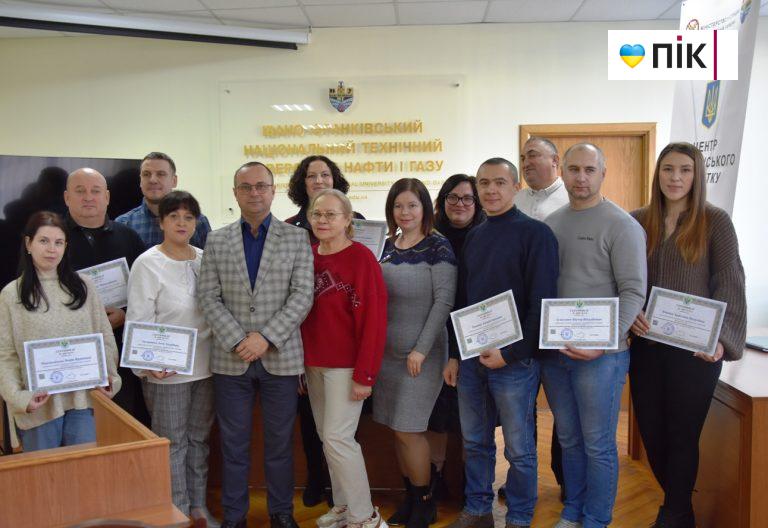 Перші випускники Центру ветеранського розвитку ІФНТУНГ отримали сертифікати (ФОТО) 9 DSC 03061