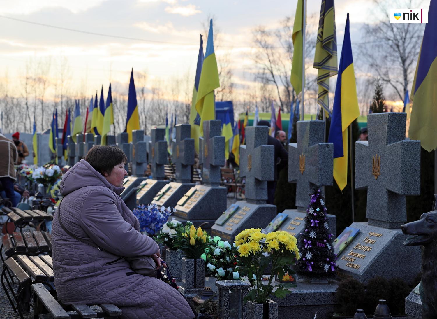 "Тиха коляда": на Франківському кладовищі вшанували пам'ять полеглих воїнів (ФОТО) 7 IMG 7917 resize