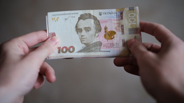 Стало відомо, за які товари та послуги прикарпатцям повернули гроші в грудні 6 Стало відомо, за які товари та послуги прикарпатцям повернули гроші в грудні