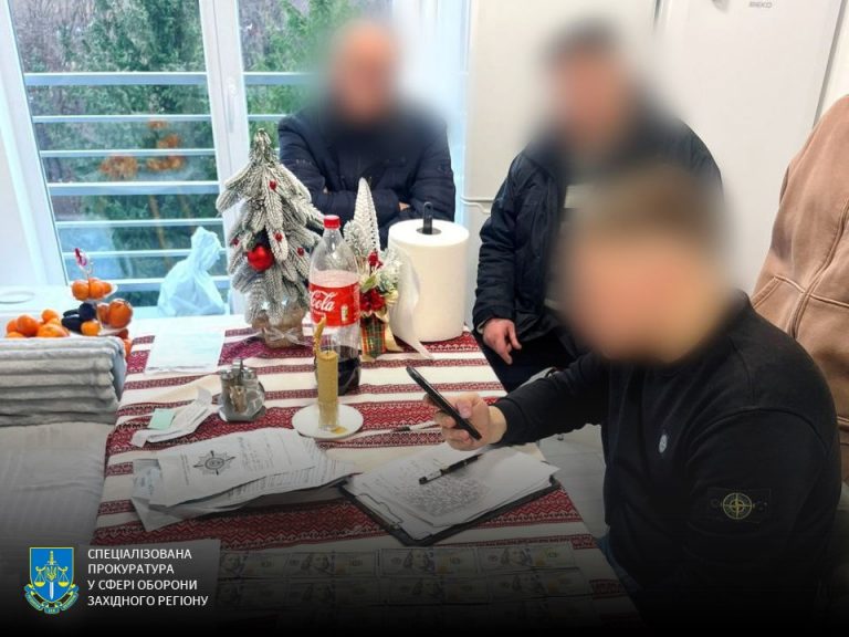 Відстрочка від мобілізації: у Львові викрили голову ВЛК та його "клієнта" (ФОТО)