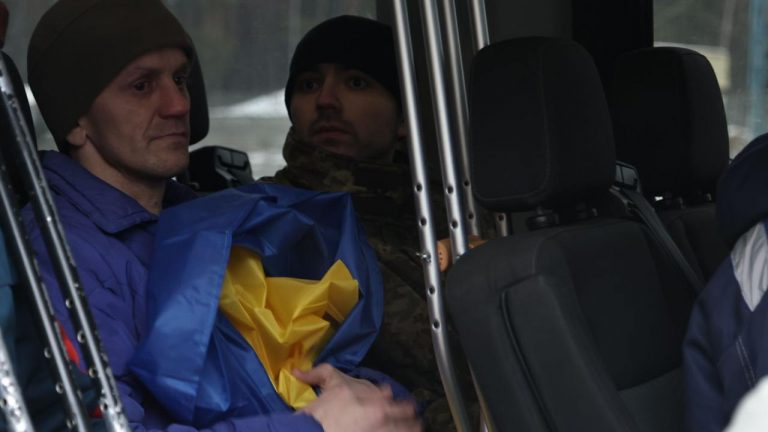 В Україну з російського полону повернулися 25 цивільних та військових (ФОТО) 4 photo 2025 01 15 14 50 03 2