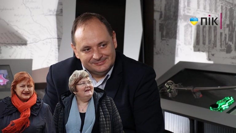 "Я щирий", - Руслан Марцінків про те, як завойовує прихильність жінок віком 50+ (ВІДЕО) 7 photo 5469707406725476107 w