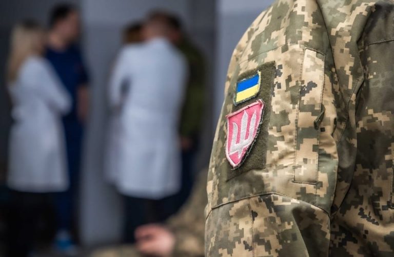 Значний наплив людей: ВЛК у Львові працює у три зміни, залучивши резервних працівників 5 vlk zsu medyczyna