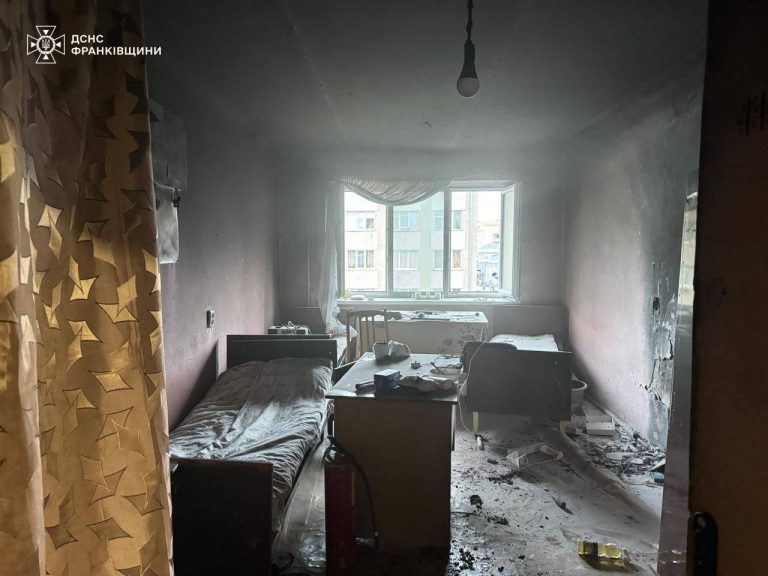 У Франківську загорілися холодильник та електрочайник у гуртожитку (ФОТО)