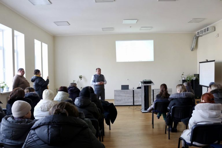 Медперсоналу Коломийської лікарні обіцяють незабаром виплатити зарплату (ФОТО)
