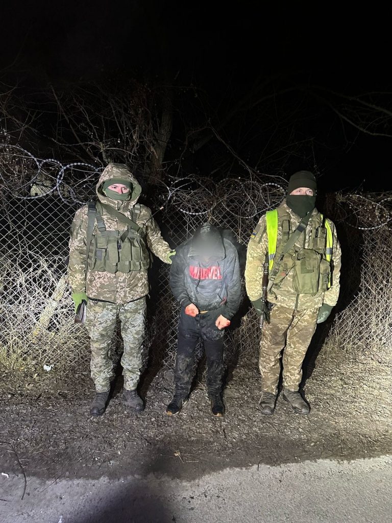 Ледь не втопився, порізався та замерз: біля Тиси врятували прикарпатця, який кликав на допомогу (ВІДЕО) 12 480460966 962015412775555 3897741075358019877 n