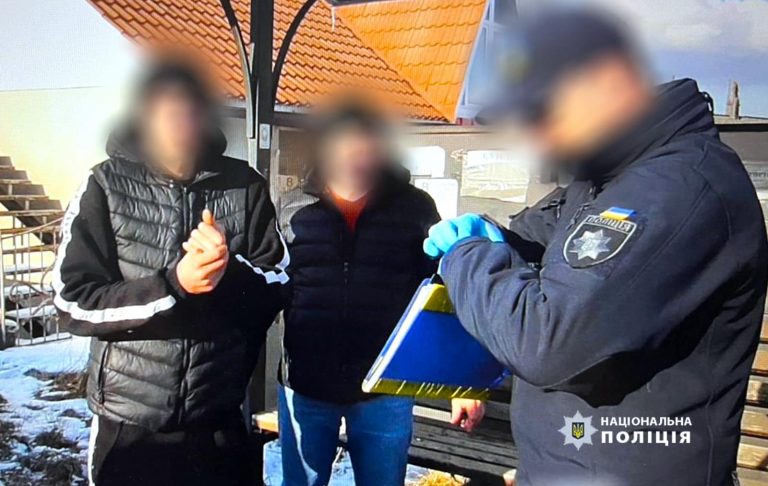 На Косівщині затримали на "гарячому" наркокур'єра (ФОТО) 12 480673564 636047685736131 6000845756949365037 n